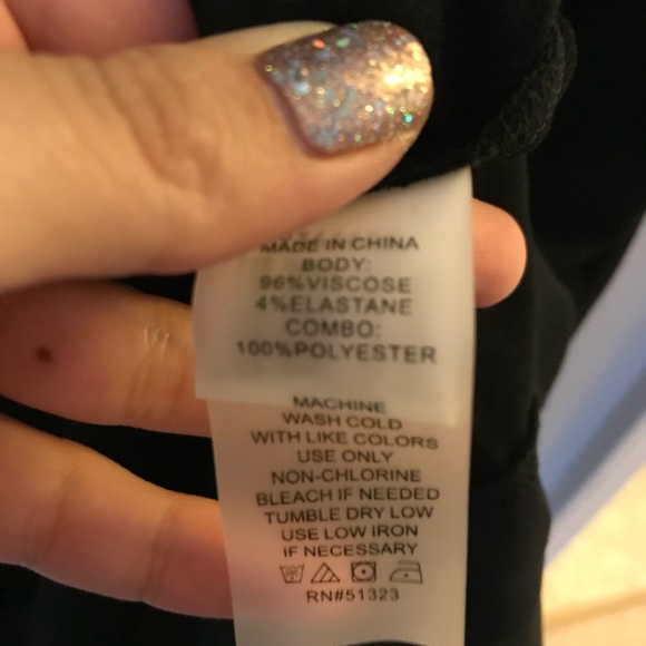 Small Vince Camuto black mixed material top - Picture 4 of 5